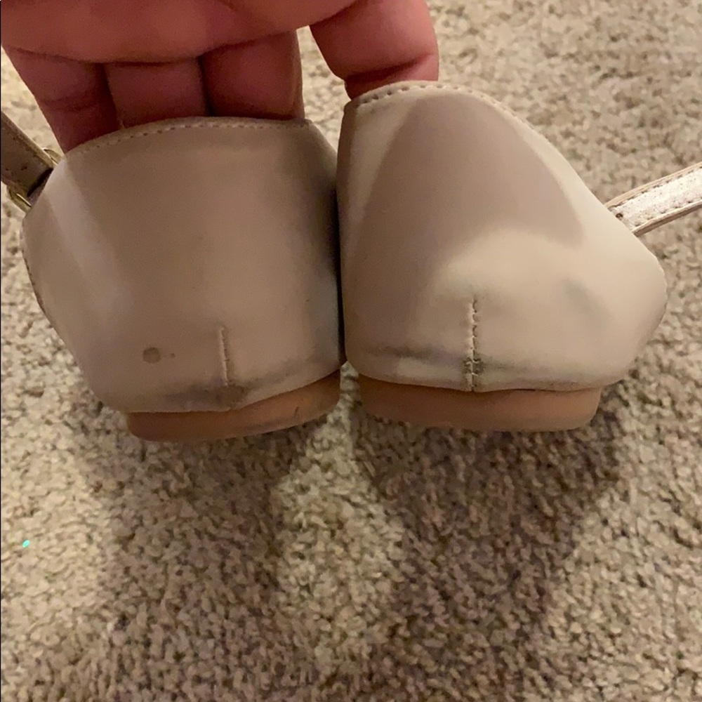 Flats - Picture 4 of 4